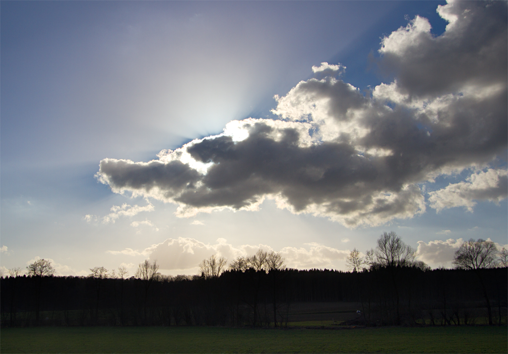 Crepuscularstrahlen und Wolkenschatten | 25.02.2015