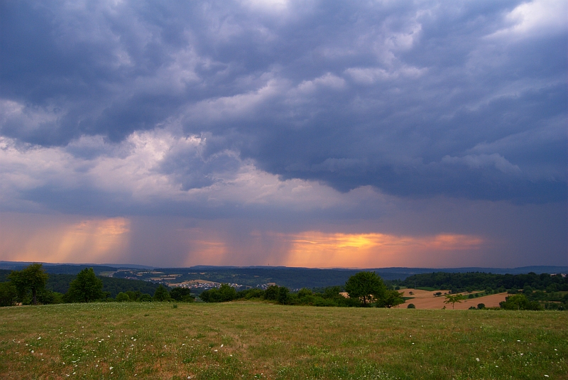 Benfront und Fallstreifen 14.07.2010