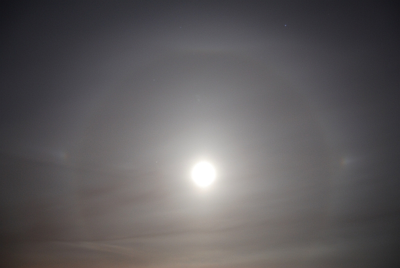 22 Ring, Nebenmonde, Oberer Berhrungsbogen am Mond 01.03.2010