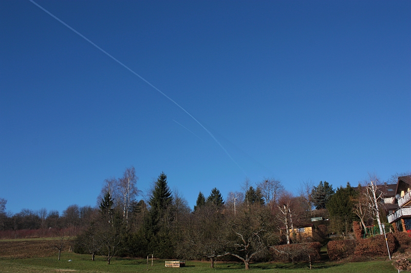 Kondensstreifenschatten 16.01.2011