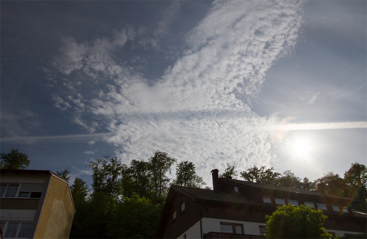 Kondensstreifenschatten | 28.04.2018