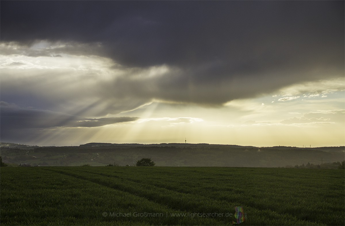 Regenschauer, Krepuskularstrahlen (+gespiegelt) | 27.04.2019