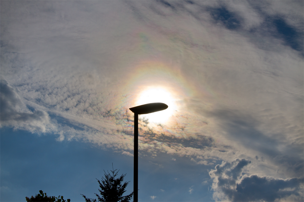 Kranz und irisierende Wolken | 09.05.2016